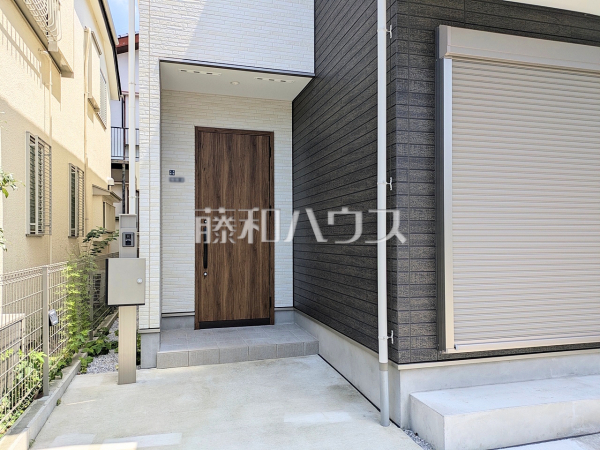 玄関 【三鷹市大沢4丁目】平日のご案内も可能です。まずはお気軽にお問合せ下さいませ。 玄関 【三鷹市大沢4丁目】平日のご案内も可能です。まずはお気軽にお問合せ下さいませ。