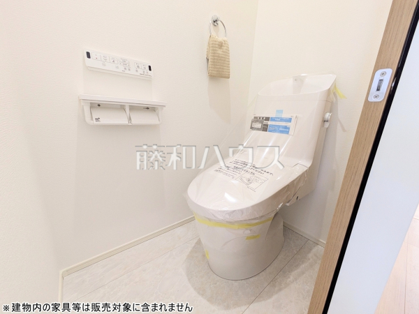 トイレ 【三鷹市大沢4丁目】温水洗浄機能付きトイレで清潔にご使用いただけます。 トイレ 【三鷹市大沢4丁目】温水洗浄機能付きトイレで清潔にご使用いただけます。