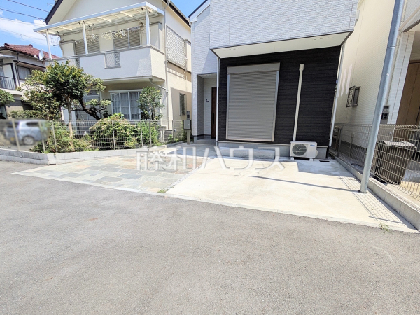 カースペース 【三鷹市大沢4丁目】 マイカーを2台所有されているご家庭に嬉しいカースペース2台駐車可(車種による) カースペース 【三鷹市大沢4丁目】 マイカーを2台所有されているご家庭に嬉しいカースペース2台駐車可(車種による)