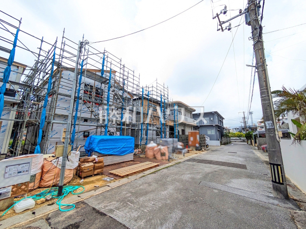 接道状況および現場風景 【うるま市喜仲2丁目】 接道状況および現場風景 【うるま市喜仲2丁目】