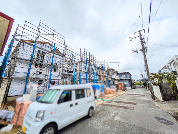 接道状況および現場風景 【うるま市喜仲2丁目】 接道状況および現場風景 【うるま市喜仲2丁目】