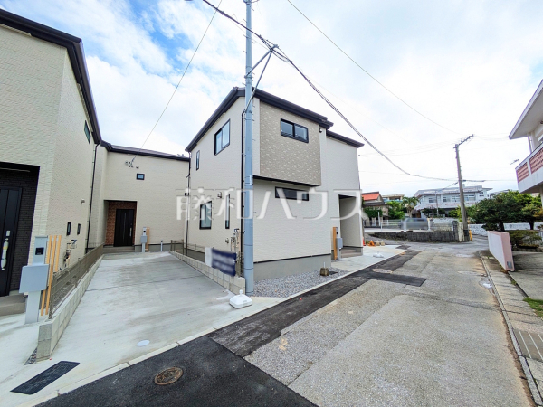 接道状況および現場風景 【うるま市石川曙3丁目】 接道状況および現場風景 【うるま市石川曙3丁目】