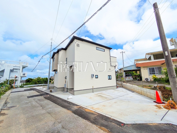 接道状況および現場風景 【うるま市石川曙3丁目】 接道状況および現場風景 【うるま市石川曙3丁目】