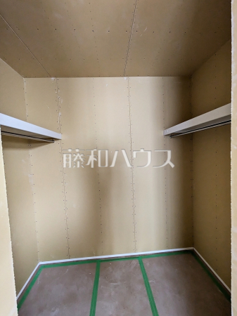 1号棟 ウォークインクローゼット(施工中) 【うるま市喜仲2丁目】 1号棟 ウォークインクローゼット(施工中) 【うるま市喜仲2丁目】