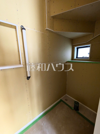 1号棟 トイレ(施工中) 【うるま市喜仲2丁目】 1号棟 トイレ(施工中) 【うるま市喜仲2丁目】