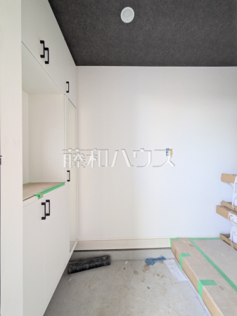 2号棟 玄関(施工中) 【うるま市喜仲2丁目】 2号棟 玄関(施工中) 【うるま市喜仲2丁目】