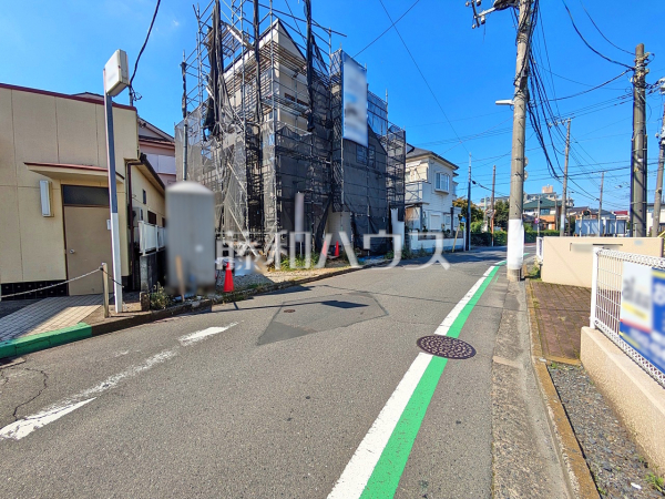 接道状況および現場風景 【東久留米市小山4丁目】 建物のプレゼンをさせていただきますので、実際の完成イメージを思い描いていただくことができます。お気軽にお問合せ下さい。 接道状況および現場風景 【東久留米市小山4丁目】 建物のプレゼンをさせていただきますので、実際の完成イメージを思い描いていただくことができます。お気軽にお問合せ下さい。