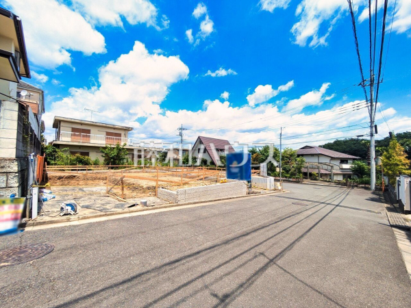 接道状況および現場風景 【八王子市丸山町】ぜひ実物をご覧いただきたく思います。喜んでご案内いたしますのでお気軽にお問合せ下さい。 接道状況および現場風景 【八王子市丸山町】ぜひ実物をご覧いただきたく思います。喜んでご案内いたしますのでお気軽にお問合せ下さい。