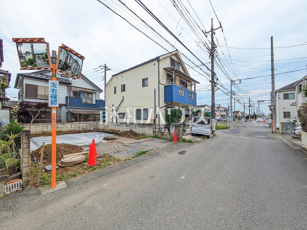 接道状況および現場風景 【武蔵村山市伊奈平6丁目】 接道状況および現場風景 【武蔵村山市伊奈平6丁目】