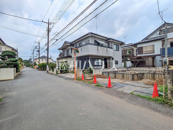接道状況および現場風景 【武蔵村山市伊奈平6丁目】 接道状況および現場風景 【武蔵村山市伊奈平6丁目】