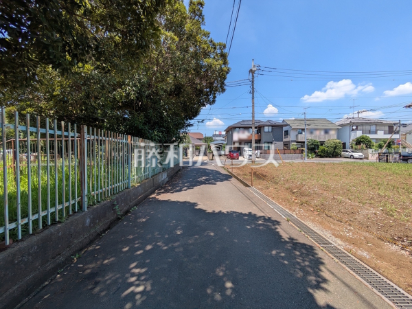 接道状況および現場風景 【日野市多摩平6丁目】 接道状況および現場風景 【日野市多摩平6丁目】