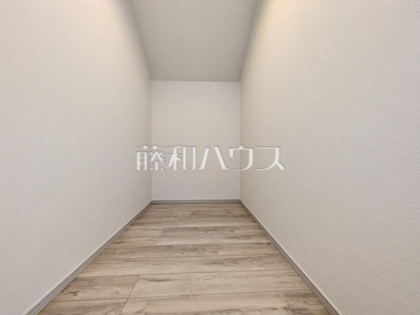 1号棟 ウォークインクローゼット 【小金井市緑町3丁目】 1号棟 ウォークインクローゼット 【小金井市緑町3丁目】