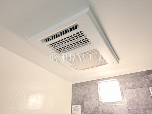 浴室換気乾燥機 幼い子供がいると汚れものが多く、いつでも洗濯物を干せるのが嬉しい浴室換気乾燥機!