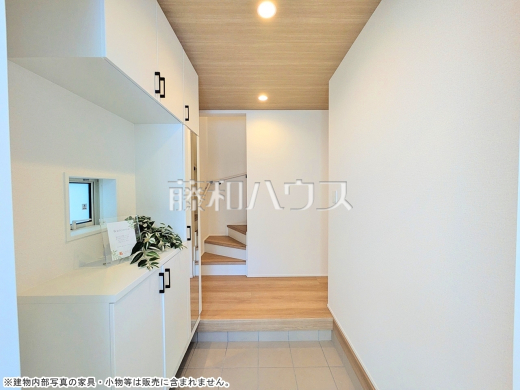 玄関ホール 【那覇市具志2丁目】