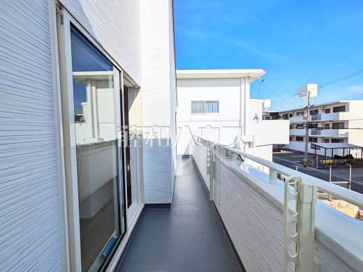 バルコニー 【那覇市具志2丁目】