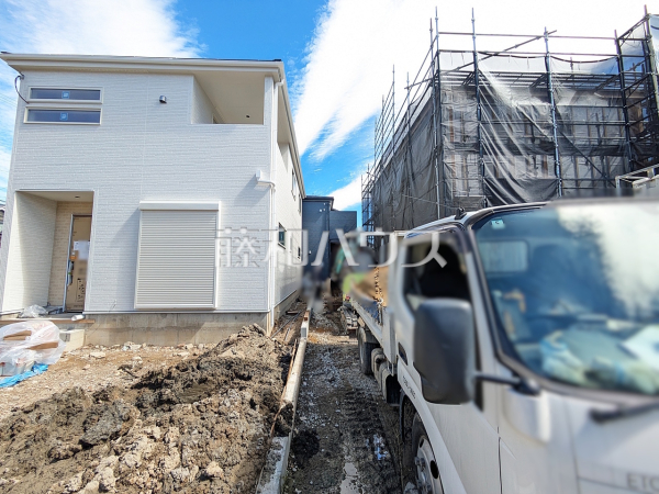 2号棟(写真奥) 外観 【北名古屋市熊之庄屋形】 2号棟(写真奥) 外観 【北名古屋市熊之庄屋形】