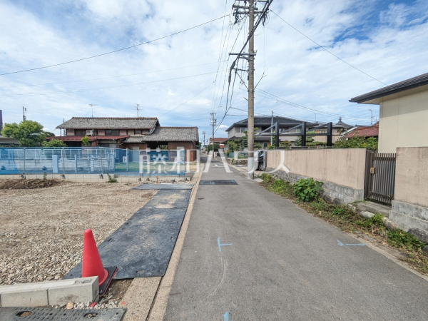 接道状況および現場風景 【名古屋市北区楠味鋺2丁目】 接道状況および現場風景 【名古屋市北区楠味鋺2丁目】