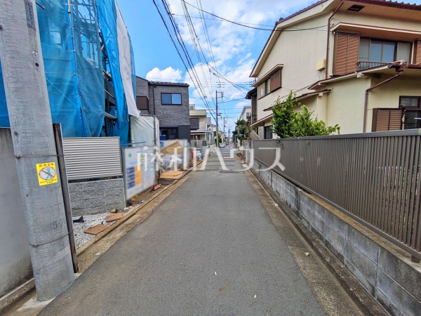 接道状況および現場風景 【杉並区下高井戸4丁目】 接道状況および現場風景 【杉並区下高井戸4丁目】