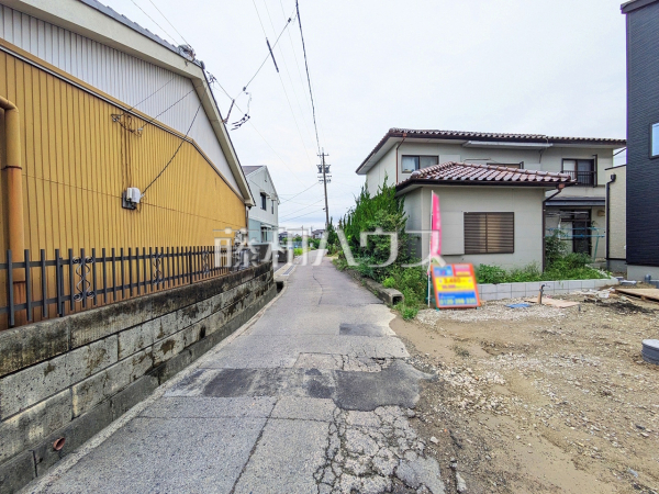 接道状況および現場風景 【春日井市上田楽町】 接道状況および現場風景 【春日井市上田楽町】