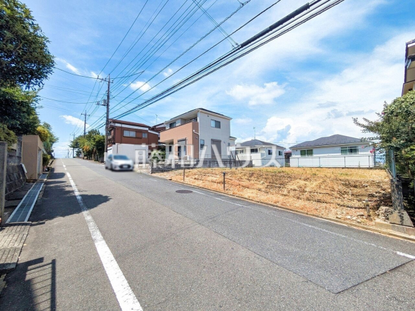 接道状況および現場風景 【八王子市絹ケ丘2丁目】 接道状況および現場風景 【八王子市絹ケ丘2丁目】