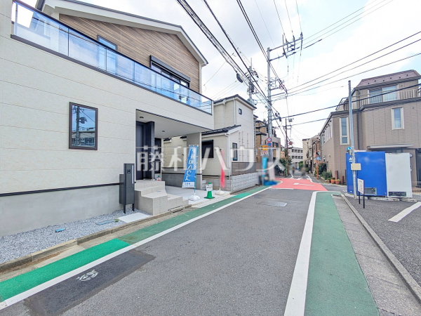 接道状況および現場風景 【板橋区赤塚6丁目】 接道状況および現場風景 【板橋区赤塚6丁目】