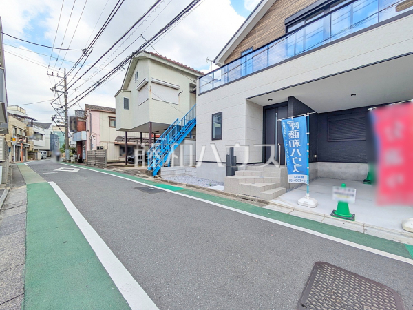 接道状況および現場風景 【板橋区赤塚6丁目】 接道状況および現場風景 【板橋区赤塚6丁目】