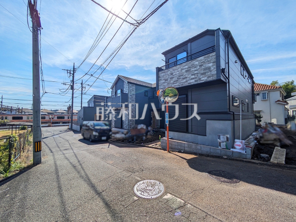 現場風景 【日野市旭が丘1丁目】
完成前ですがご見学できます。通常ではなかなか見ることのできない建物構造も、建築中だからこそご覧になれます。 現場風景 【日野市旭が丘1丁目】
完成前ですがご見学できます。通常ではなかなか見ることのできない建物構造も、建築中だからこそご覧になれます。