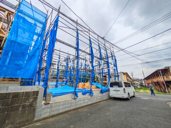 接道状況および現場風景 【日野市旭が丘1丁目】 接道状況および現場風景 【日野市旭が丘1丁目】