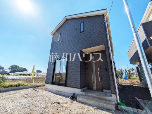 2号棟 外観 【清瀬市下清戸4丁目】生活に溶け込むシンプルなデザインの外観が魅力の新邸です。