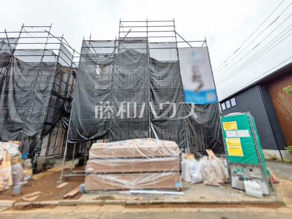 A号棟 外観 【東久留米市南沢5丁目】 見学はしたいけど、なかなか時間が取れない・・・そんな方に出勤前や仕事終わりにマイホームを見学できるサポートをいたします。 A号棟 外観 【東久留米市南沢5丁目】 見学はしたいけど、なかなか時間が取れない・・・そんな方に出勤前や仕事終わりにマイホームを見学できるサポートをいたします。