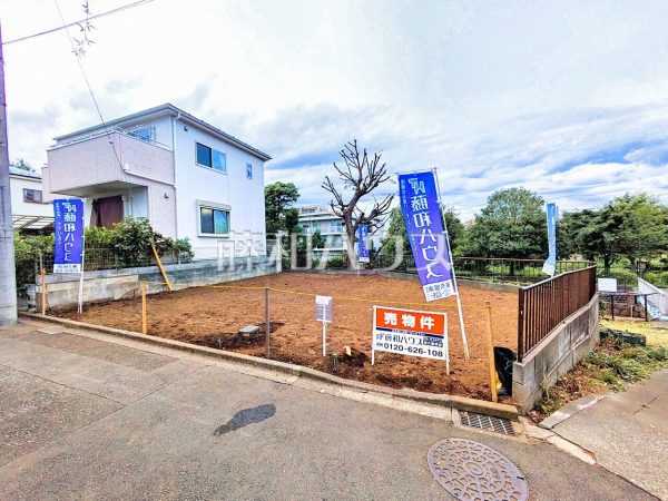 接道状況および現場風景 【東久留米市南沢3丁目】建築条件はございませんので、ライフスタイルに合わせた自由なマイホームづくりが可能です 接道状況および現場風景 【東久留米市南沢3丁目】建築条件はございませんので、ライフスタイルに合わせた自由なマイホームづくりが可能です