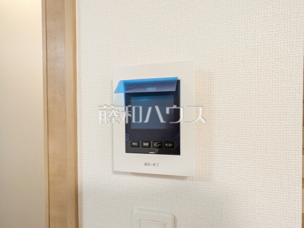 A号棟 TVモニターインターホン 【三鷹市新川4丁目】 日々の生活を豊かに、暮らしを心地良くする先進の設備 /撮影日2026/09/27