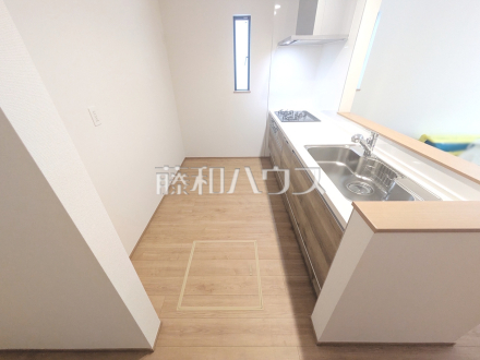 A号棟 キッチン 【三鷹市新川4丁目】/撮影日2026/08/21