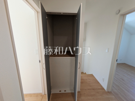 B号棟 収納 【三鷹市新川4丁目】/撮影日2026/08/28