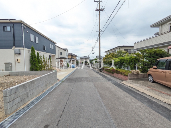 接道状況および現場風景 【春日井市神屋町】 接道状況および現場風景 【春日井市神屋町】