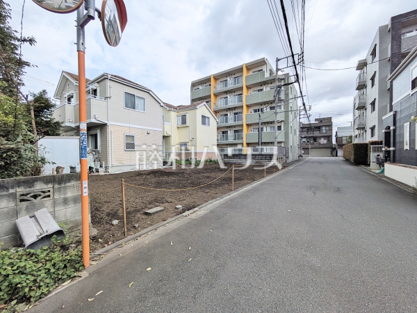 接道状況および現場風景 【三鷹市井口4丁目】 接道状況および現場風景 【三鷹市井口4丁目】