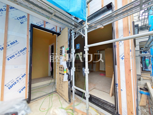 2号棟 玄関 【多摩市一ノ宮2丁目】 2号棟 玄関 【多摩市一ノ宮2丁目】