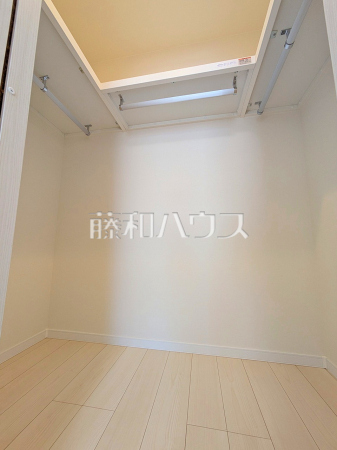 ウォークインクローゼット 【朝日マンション国領】 ウォークインクローゼット 【朝日マンション国領】