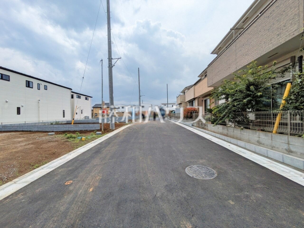 接道状況および現場風景 【富士見市羽沢2丁目】 接道状況および現場風景 【富士見市羽沢2丁目】
