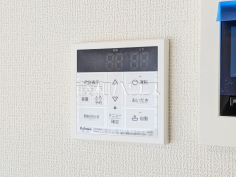1号棟 給湯機 【朝霞市溝沼6丁目】追焚き機能付きなので、生活時間の違う家族に便利です。 1号棟 給湯機 【朝霞市溝沼6丁目】追焚き機能付きなので、生活時間の違う家族に便利です。