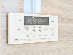 1号棟 給湯機 【朝霞市溝沼6丁目】追焚き機能付きなので、生活時間の違う家族に便利です。 1号棟 給湯機 【朝霞市溝沼6丁目】追焚き機能付きなので、生活時間の違う家族に便利です。