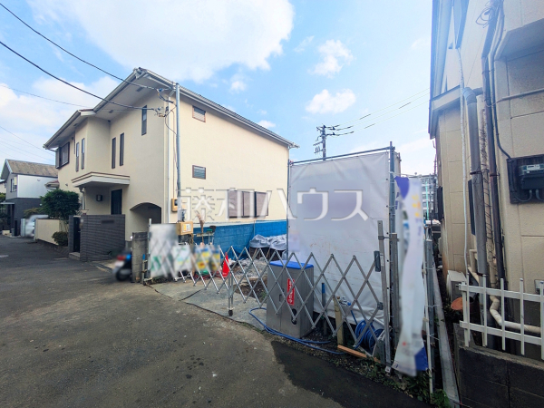 接道状況および現場風景 【調布市西つつじケ丘4丁目】 接道状況および現場風景 【調布市西つつじケ丘4丁目】