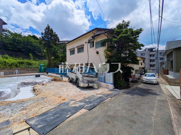 接道状況および現場風景 【福岡市中央区小笹5丁目】 接道状況および現場風景 【福岡市中央区小笹5丁目】
