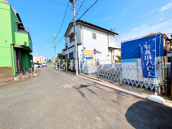 ≪接道状況≫周辺は落ち着いた雰囲気の住宅地です。小さなお子様がいるご家庭も安心です。 【府中市若松町3丁目】 ≪接道状況≫周辺は落ち着いた雰囲気の住宅地です。小さなお子様がいるご家庭も安心です。 【府中市若松町3丁目】