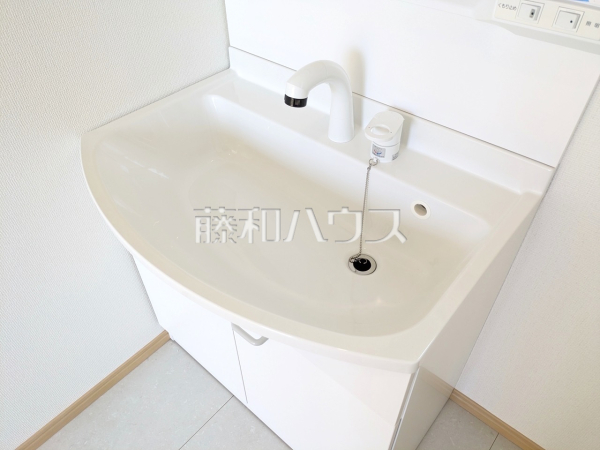 B号棟 洗面台 【多摩市連光寺6丁目】 B号棟 洗面台 【多摩市連光寺6丁目】