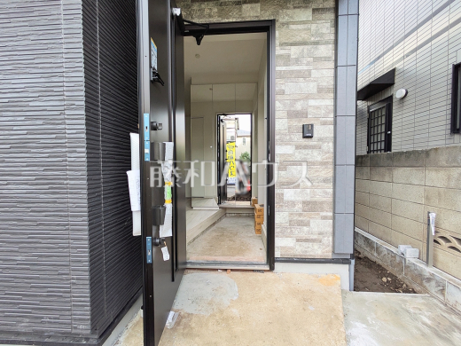 玄関 【府中市西原町4丁目】