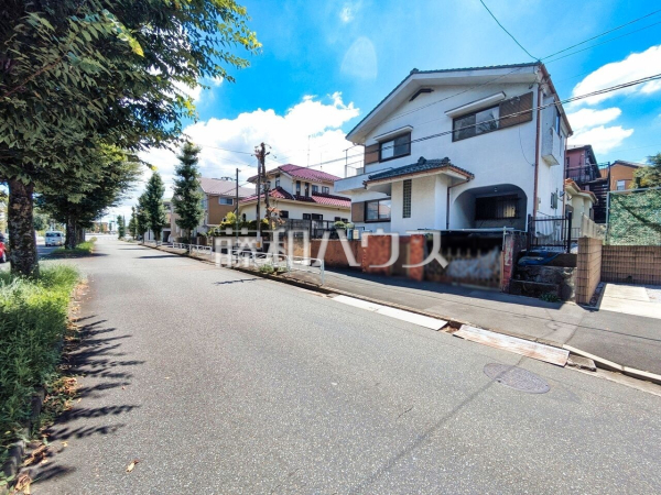 接道状況および現場風景(現況:古屋有) 【八王子市めじろ台1丁目】 接道状況および現場風景(現況:古屋有) 【八王子市めじろ台1丁目】