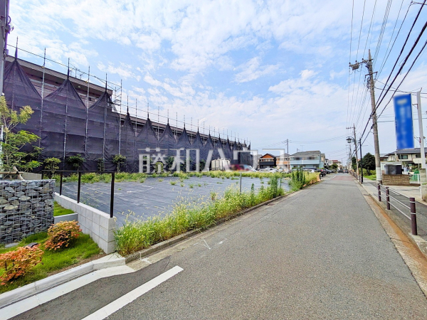 接道状況および現場風景 【三鷹市新川3丁目】 接道状況および現場風景 【三鷹市新川3丁目】