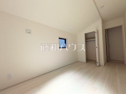 ≪居室≫各部屋に収納も完備されるため、部屋もしっかり片付きそうですね♪ 【府中市幸町2丁目】/撮影日2026/10/01