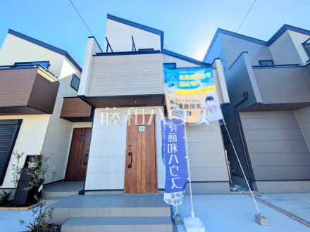 ≪外観≫モダンスタイリッシュな外観は永年お住まいになっても飽きの来ないシンプルな印象を与えてくれます。【府中市幸町2丁目】/撮影日2026/10/01